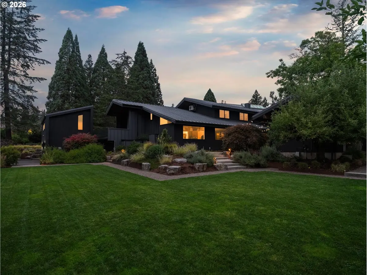 942 S Palatine Hill Rd, Portland, OR 97219 - #1