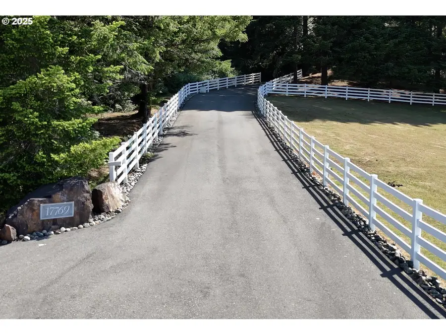 17769 Rainbow Rock Rd, Brookings, OR 97415 - #2