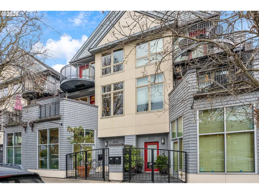 2419 NW Thurman St, Portland, OR 97210 - #2