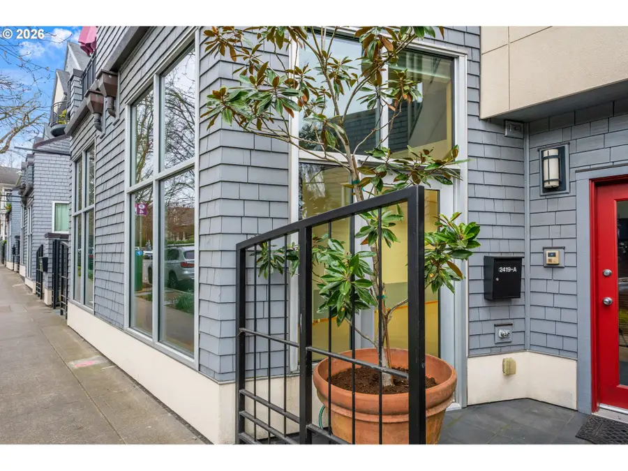 2419 NW Thurman St, Portland, OR 97210 - #3