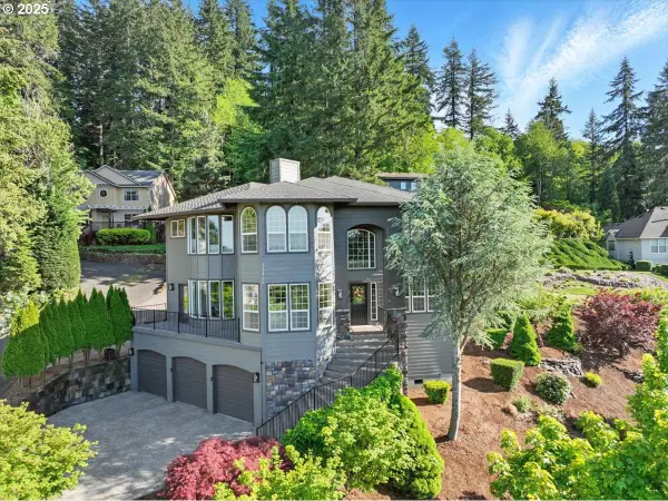 13658 SE Snowfire Dr, HappyValley, OR 97086