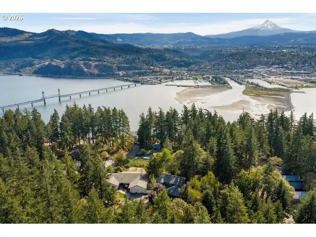 703 W Jewett Blvd, White Salmon, WA 98672 - #2