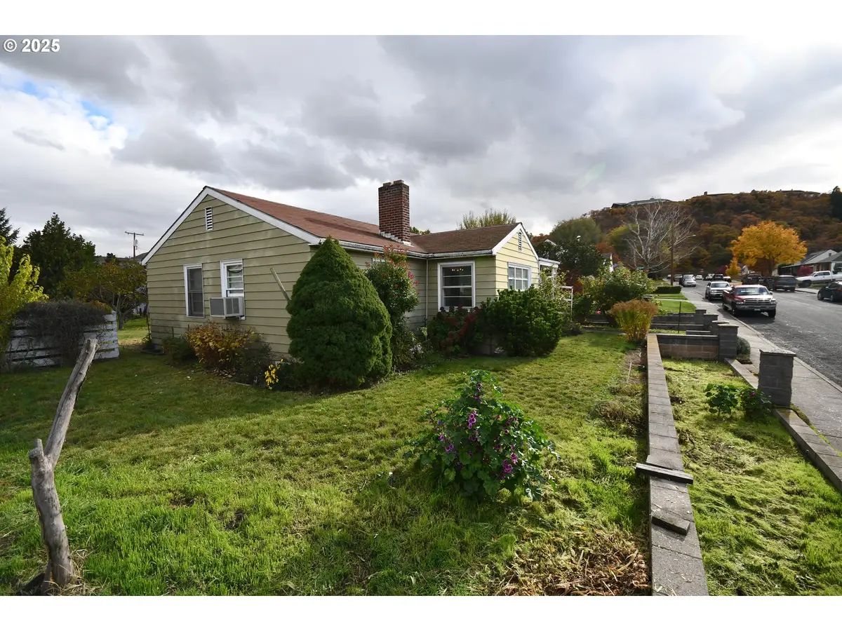 1300 View Ct, The Dalles, OR 97058 - Image #1