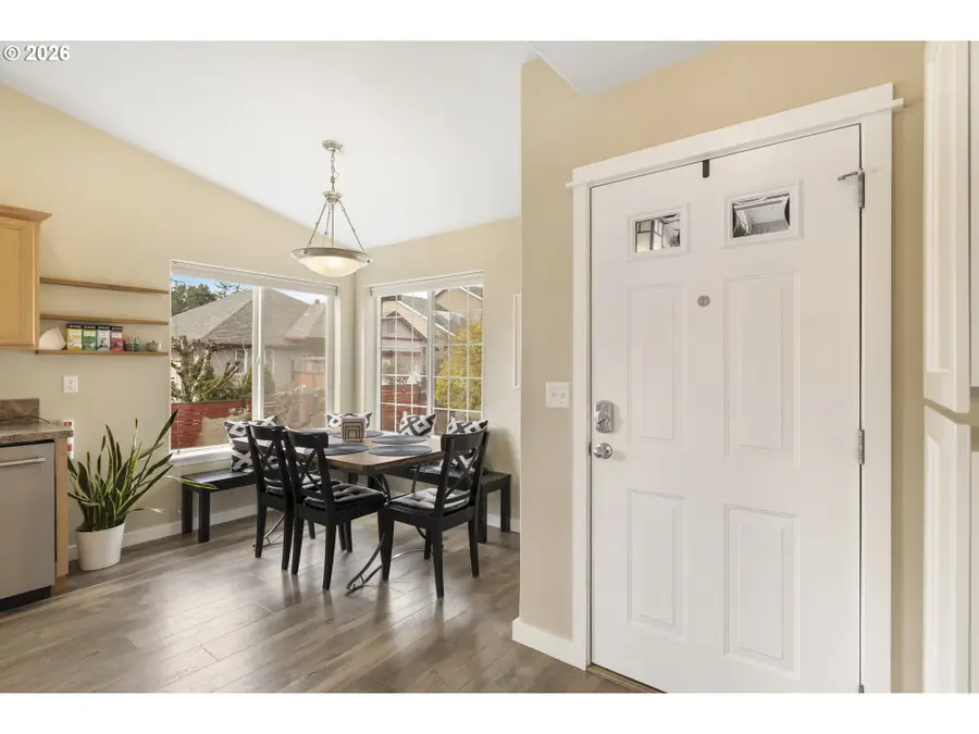 131 SW Oliver Ct, Dundee, OR 97115 - #3