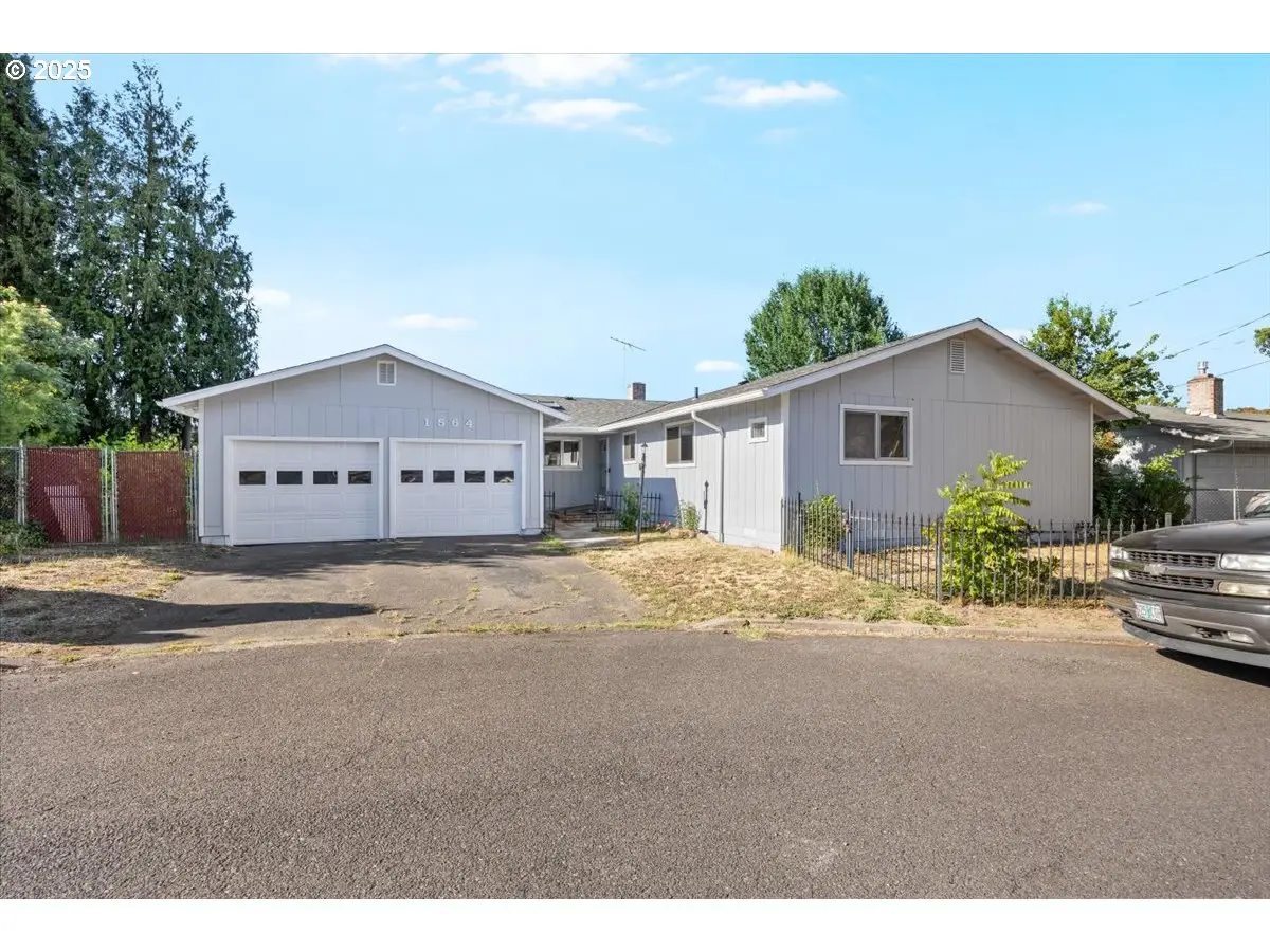 1564 NW Spray Ct, Roseburg, OR 97471 - Image #1