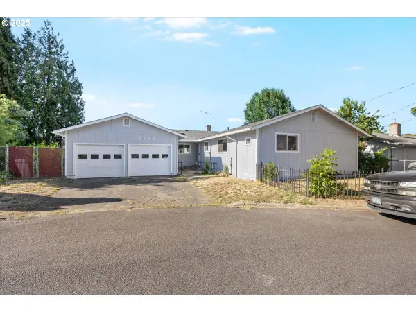 1564 NW Spray Ct, Roseburg, OR 97471