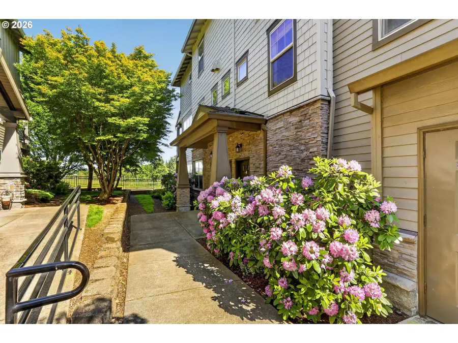 648 NE Adwick Dr, Hillsboro, OR 97006 - #3