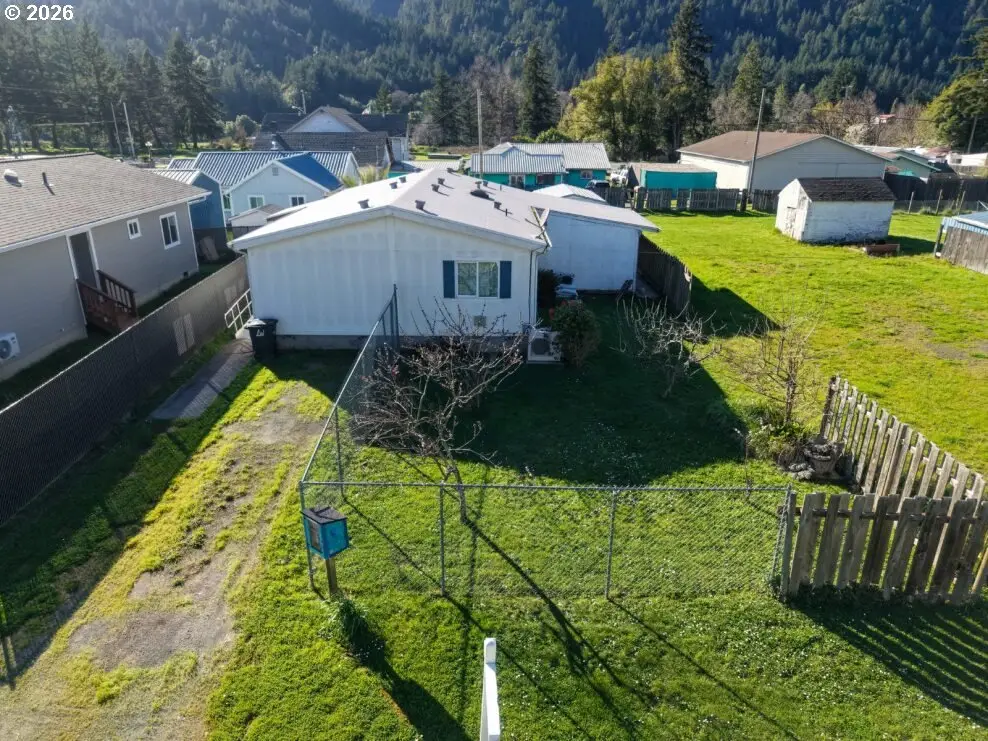 631 2nd Ave, Powers, OR 97466 - #1