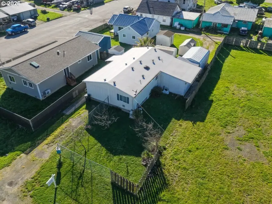 631 2nd Ave, Powers, OR 97466 - #2