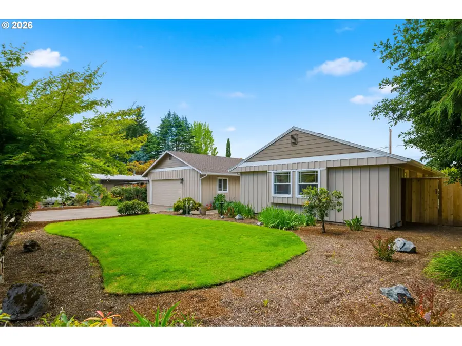 12125 SW Lynnridge Ave, Portland, OR 97225 - #2
