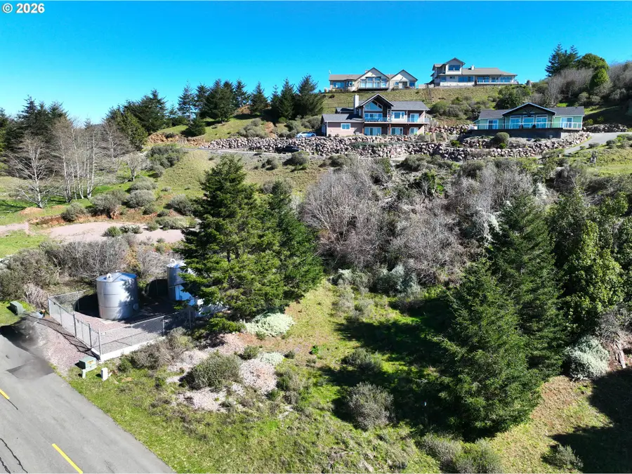 98007 Crown Terrace #7, Brookings, OR 97415 - #3