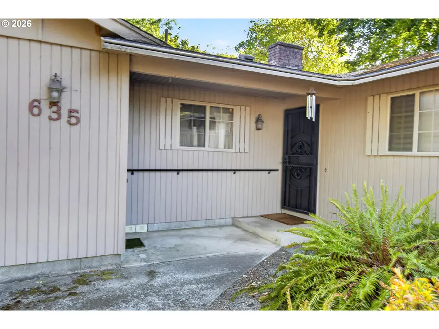 635 NW 8th Pl, Canby, OR 97013 - #3