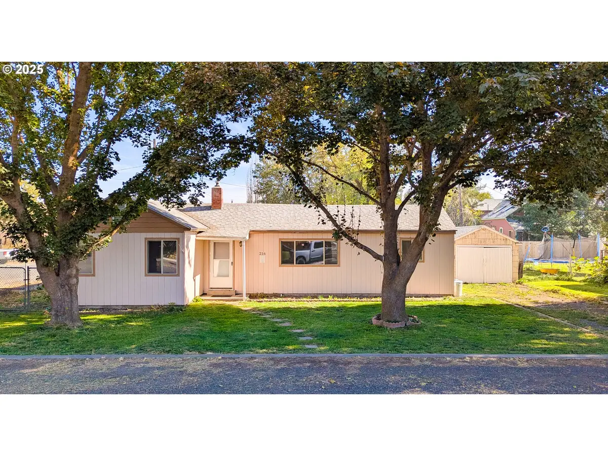 216 Solar St, Helix, OR 97835 - Image #1