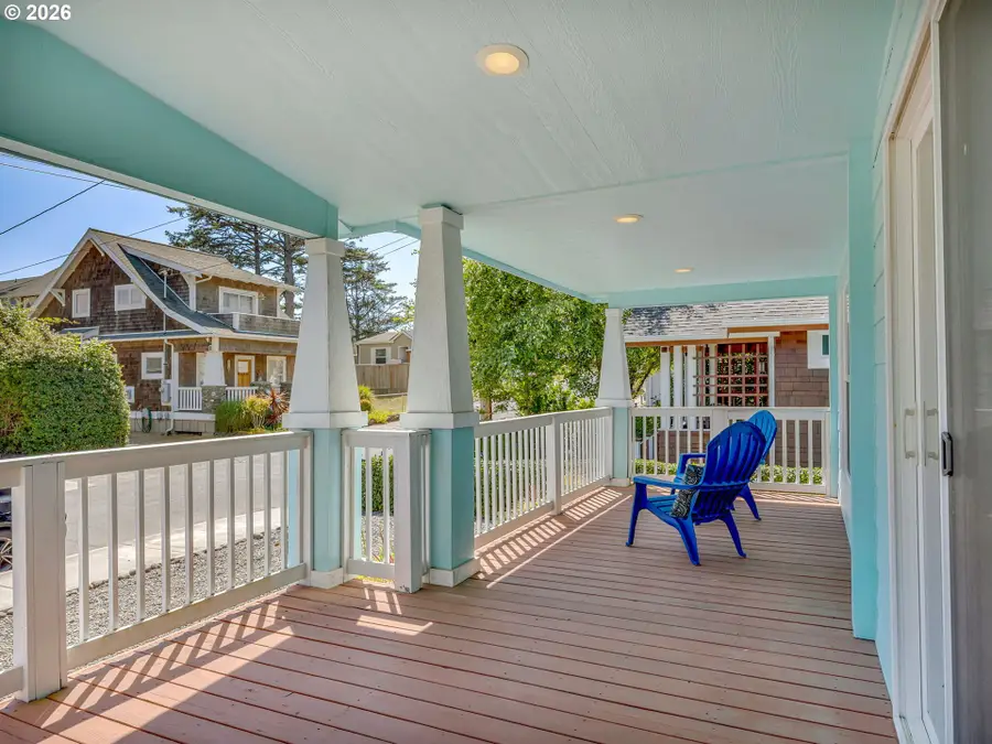 240 11th Ave, Seaside, OR 97138 - #3