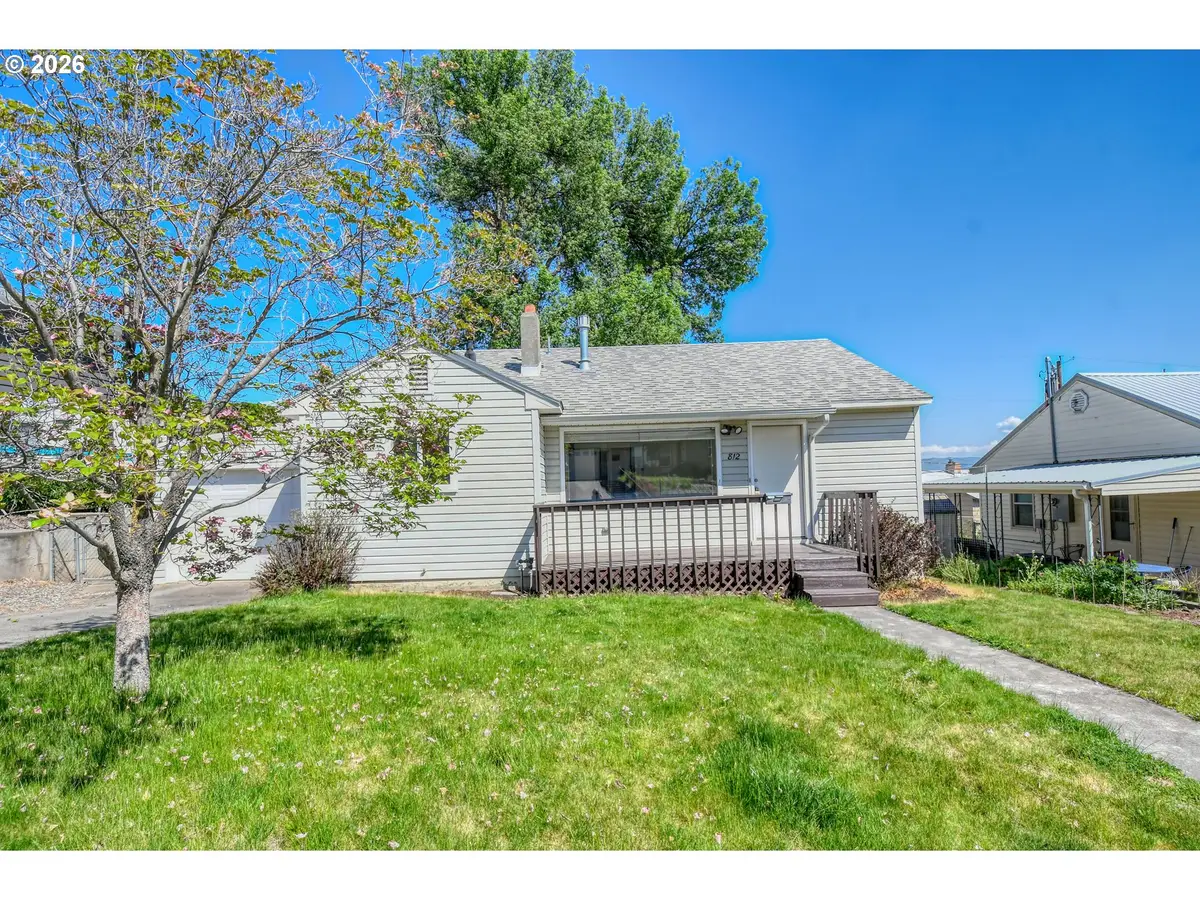 812 NW 11th St, Pendleton, OR 97801 - #1
