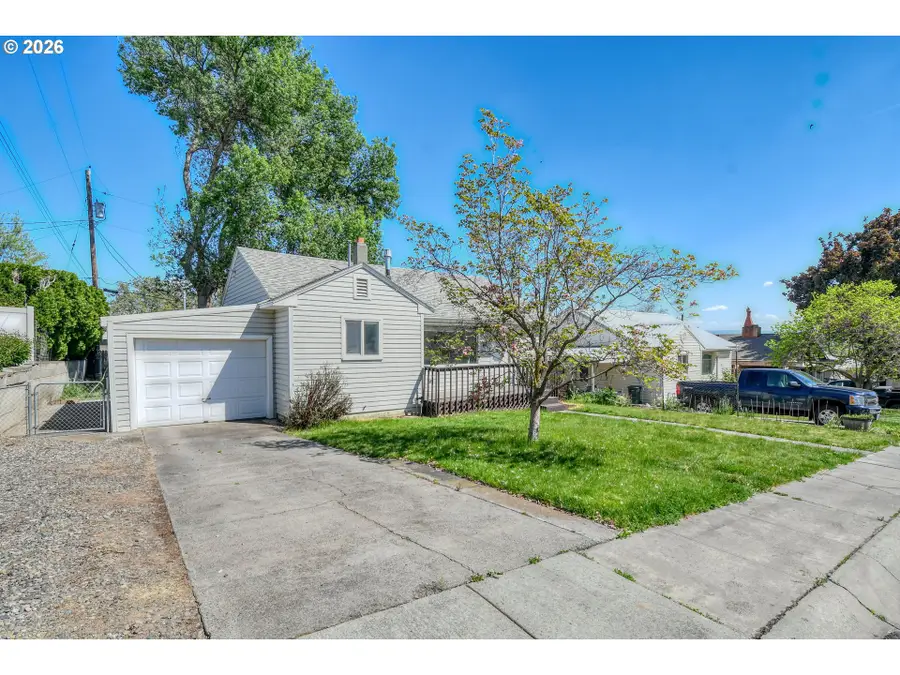 812 NW 11th St, Pendleton, OR 97801 - #2