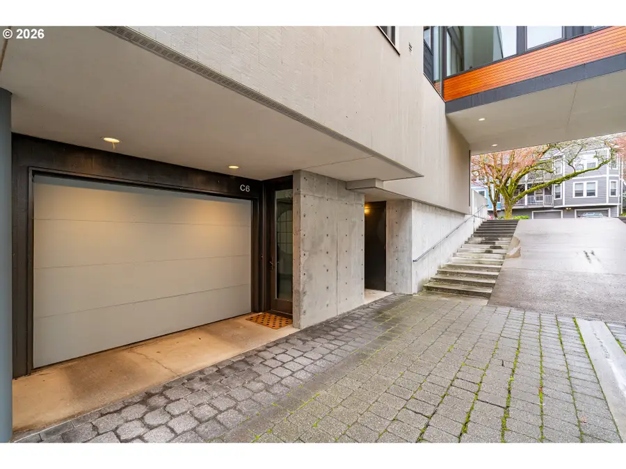 245 SW Meade St, Portland, OR 97201 - #2