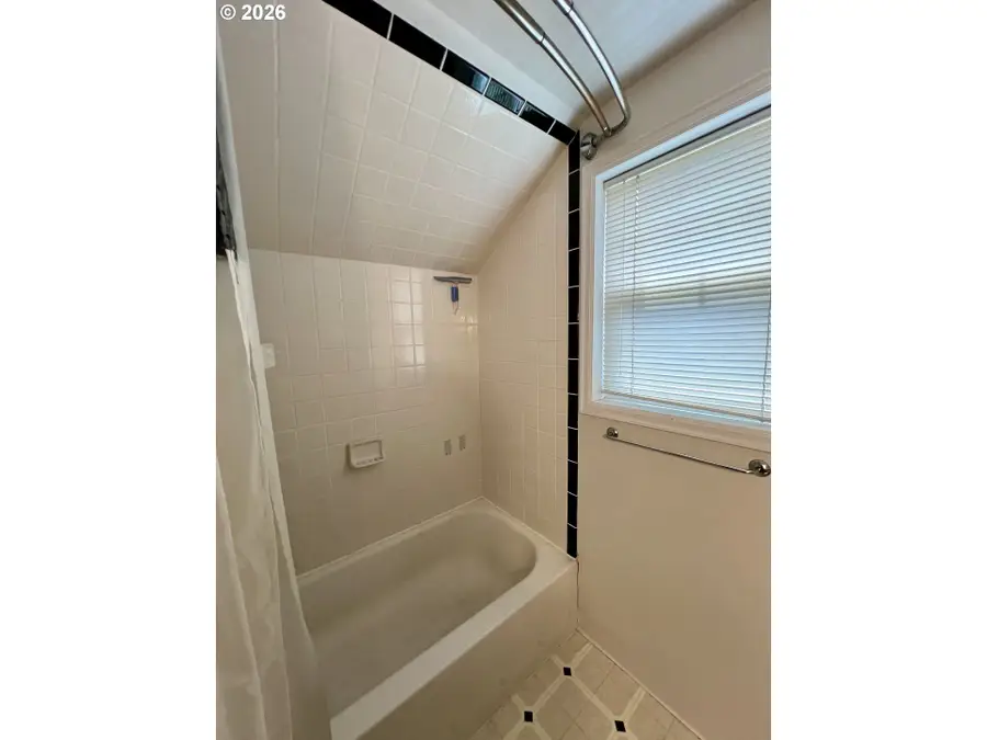414 W 20th St, Vancouver, WA 98660 - #3