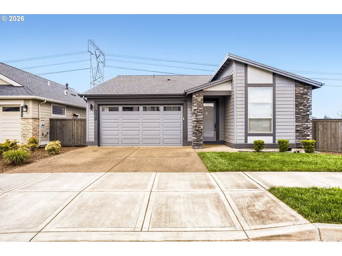 5701 SE 78th Ave, Hillsboro, OR 97123 - #1