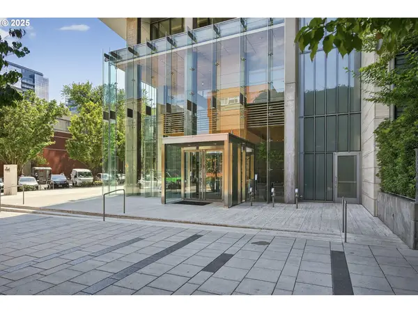 1221 SW 10th Ave #306, Portland, OR 97205