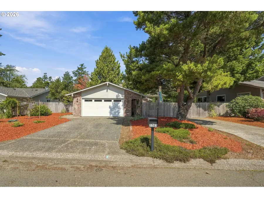 2265 24th St, Florence, OR 97439 - #3