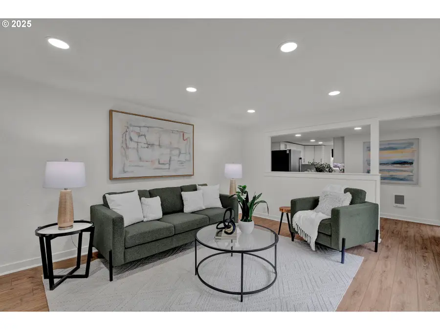 1330 Hawthorne St, Sweet Home, OR 97386 - Image #2