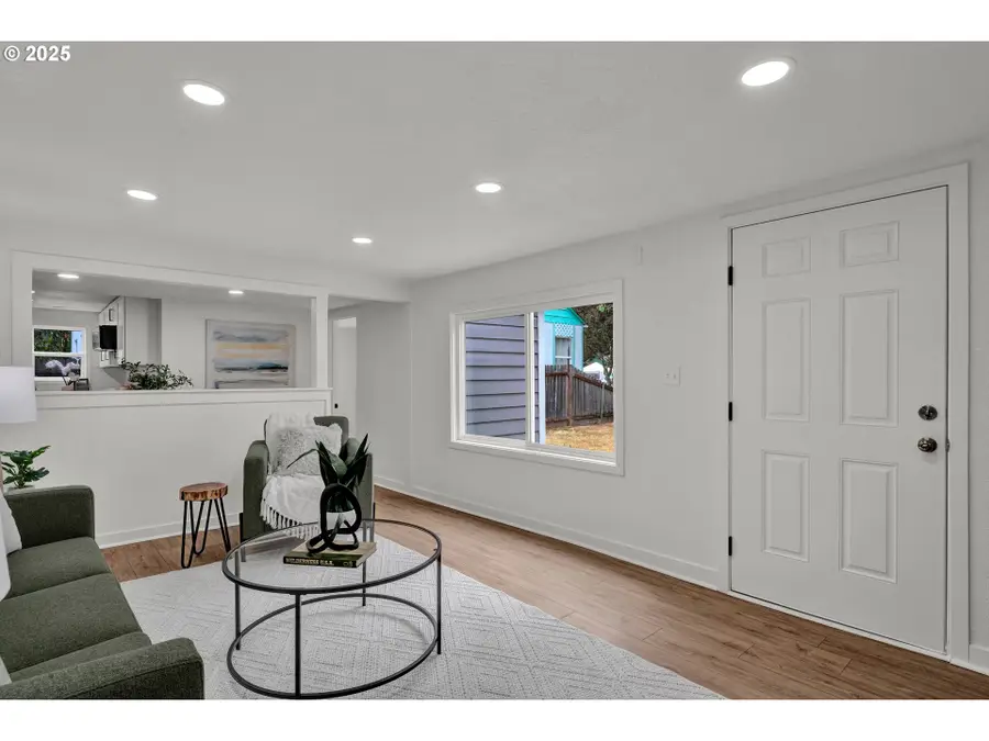 1330 Hawthorne St, Sweet Home, OR 97386 - Image #3