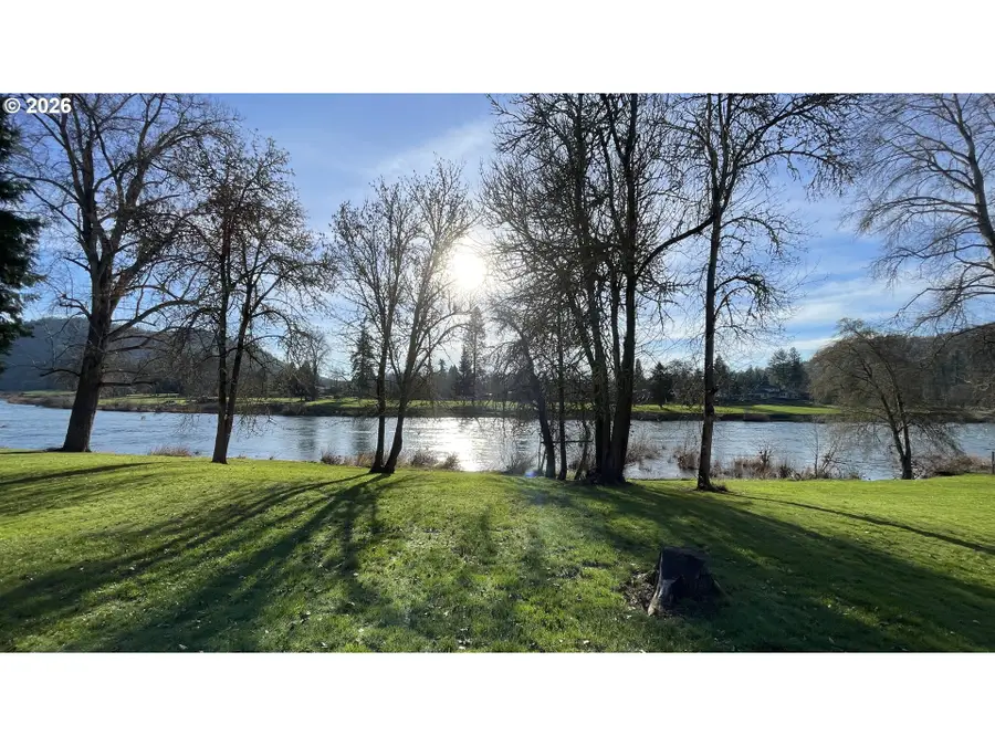 1732 Del Rio Rd, Roseburg, OR 97471 - Image #3