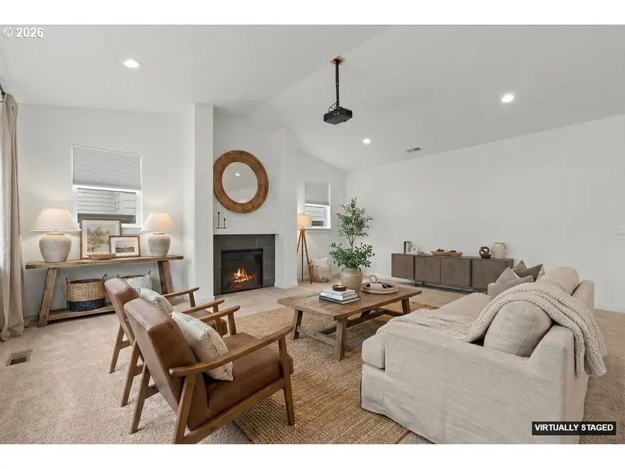 1320 N Broadway St, Estacada, OR 97023 - #3