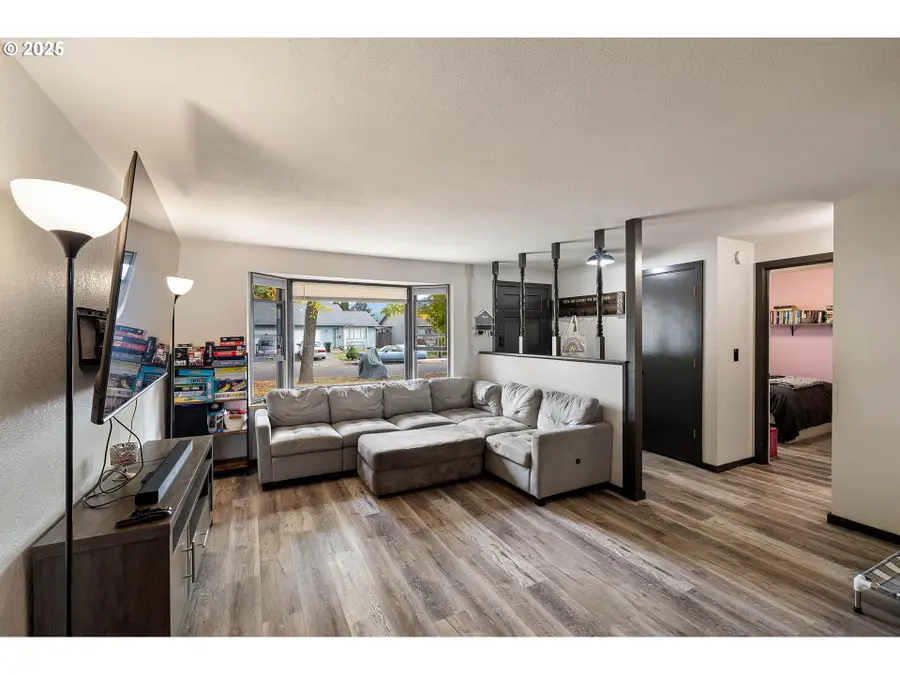 336 S 49th Pl, Springfield, OR 97478 - Image #3