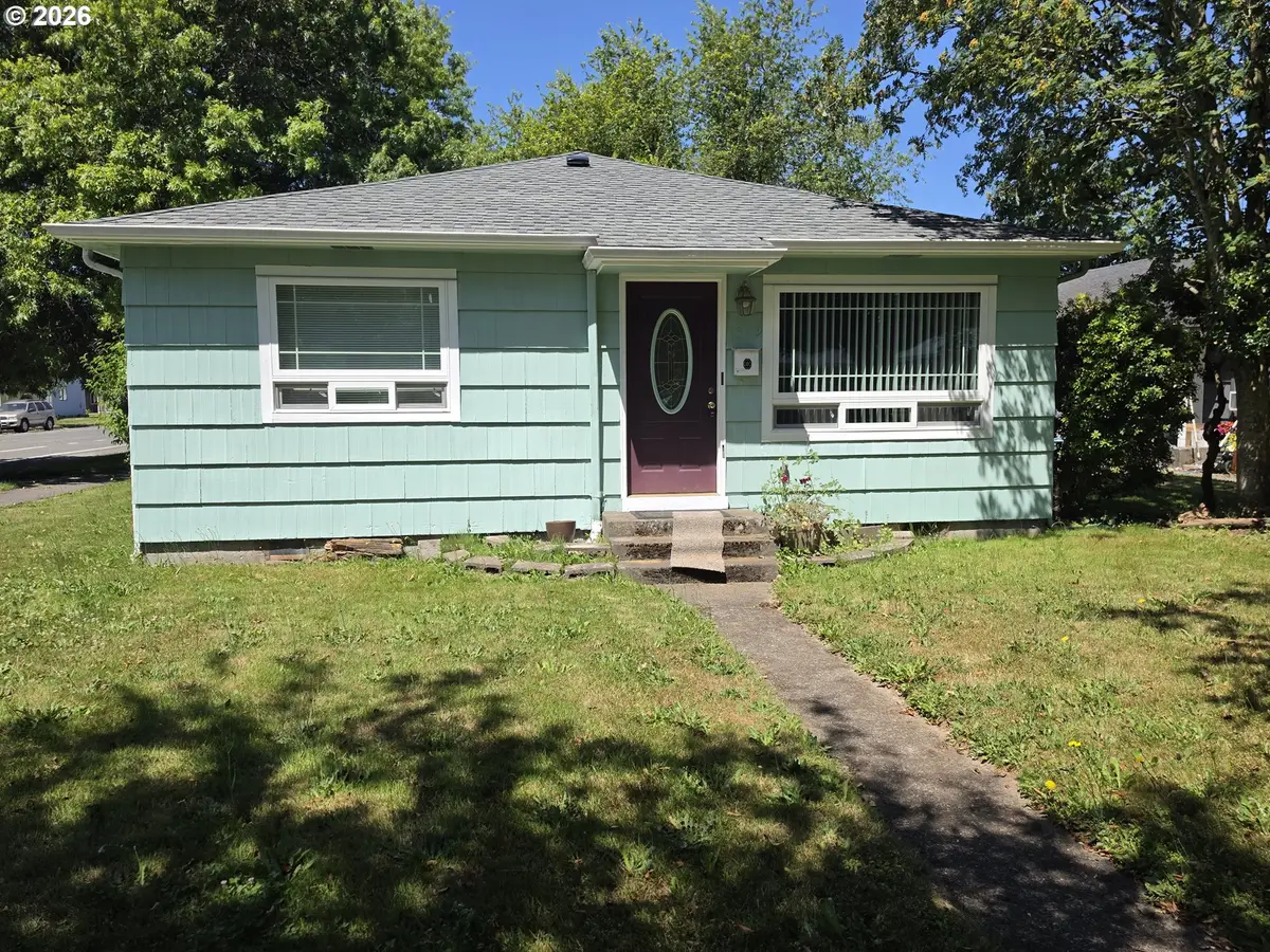 1305 8th Ave, Longview, WA 98632 - #1