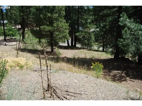 554 N Bonanza St, Sumpter, OR 97877