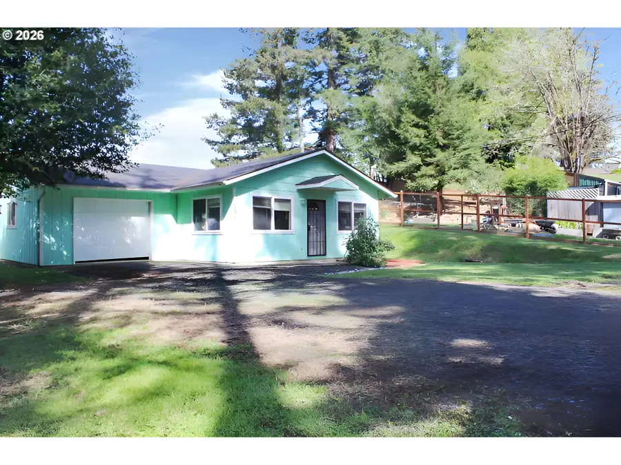 751 N Baxter St, Coquille, OR 97423 - #2