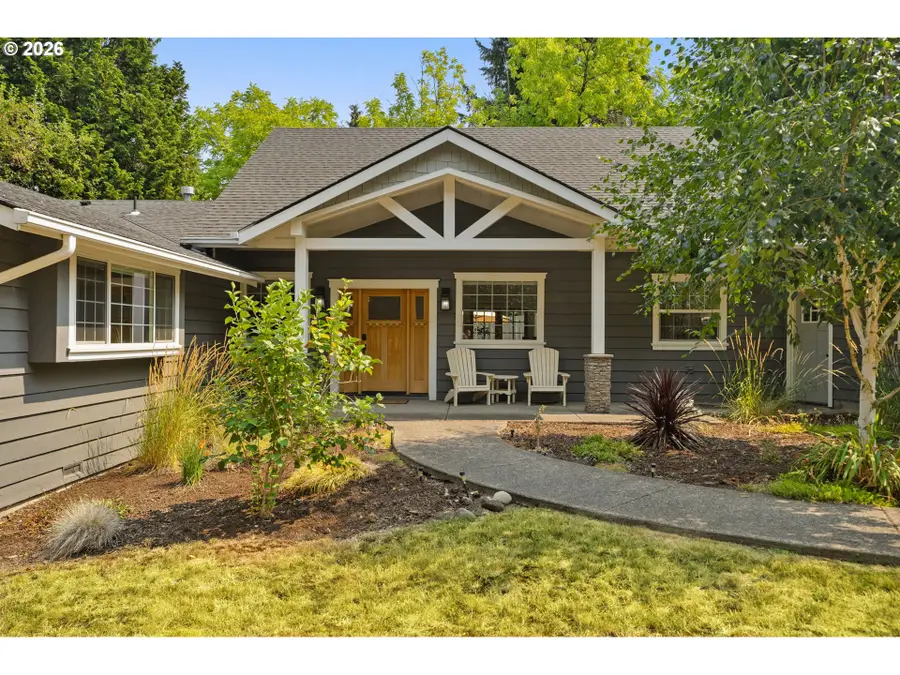 2834 Glenmorrie Dr, Lake Oswego, OR 97034 - #3