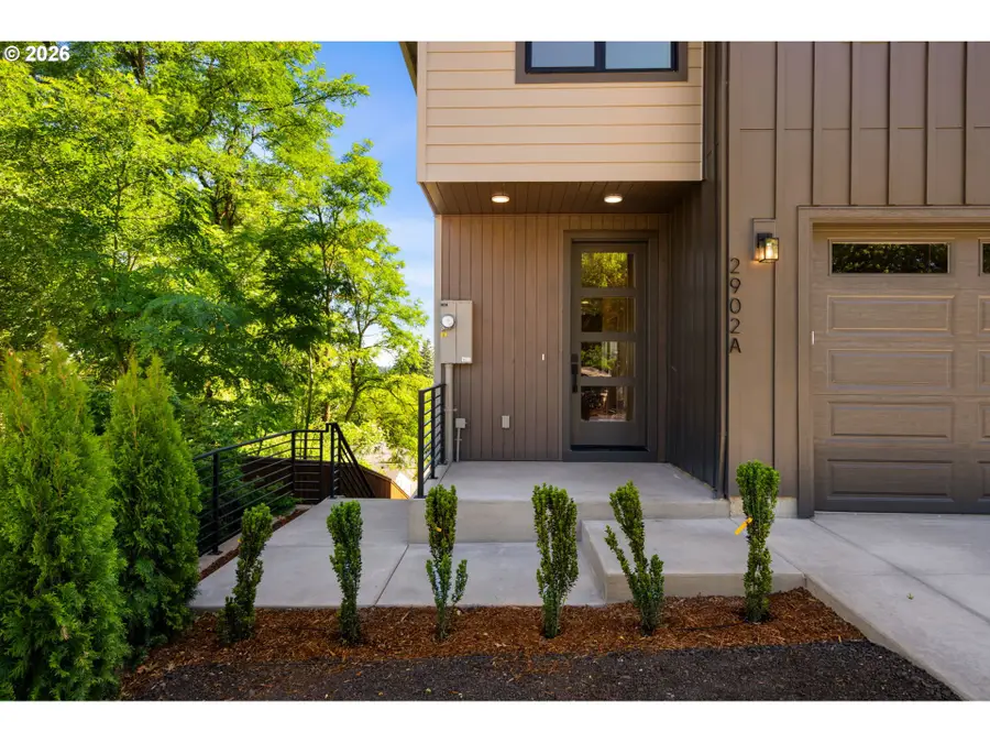 2902 E Mcloughlin Blvd #A, Vancouver, WA 98661 - #2