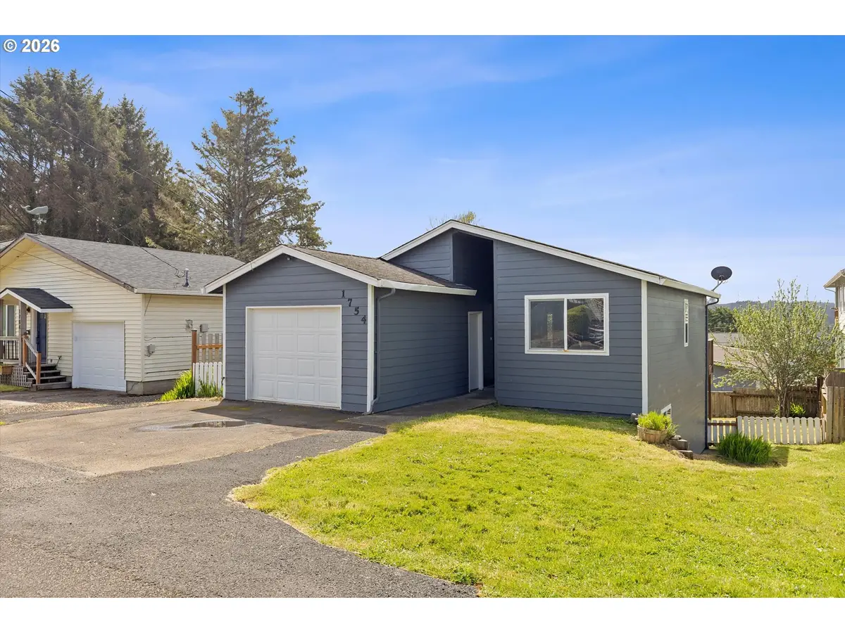 1754 NE 13th St, Lincoln City, OR 97367 - #1