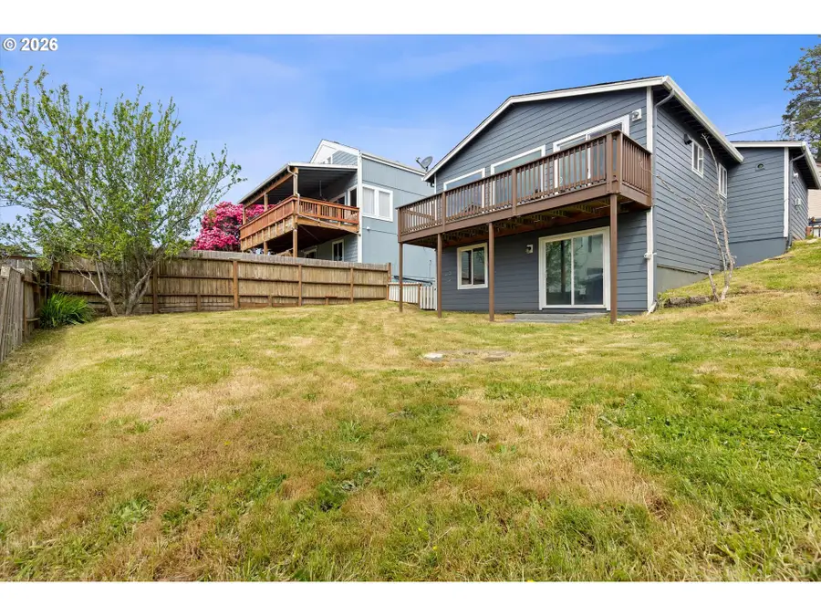 1754 NE 13th St, Lincoln City, OR 97367 - #3
