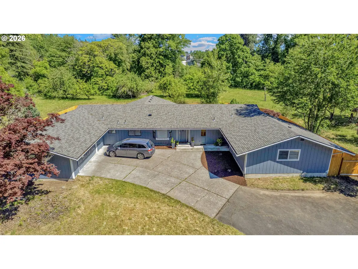 16710 SE Sunnyside Rd, Clackamas, OR 97015 - #1