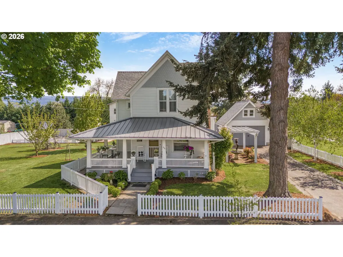 336 E Blakely Ave, Brownsville, OR 97327 - #1