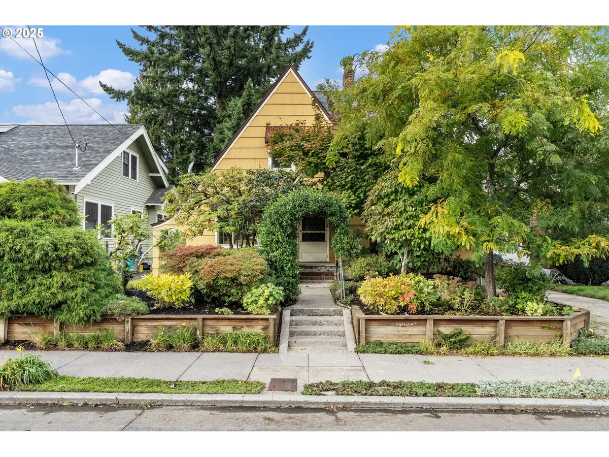 1933 SE 27th Ave, Portland, OR 97214 - Image #1