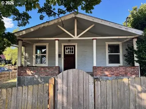 313 S 2nd St, OregonCity, OR 97045