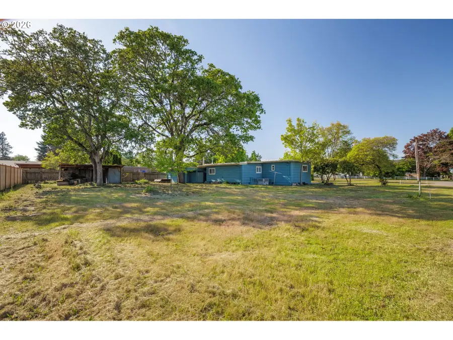 450 Hunsaker Ln, Eugene, OR 97404 - #2