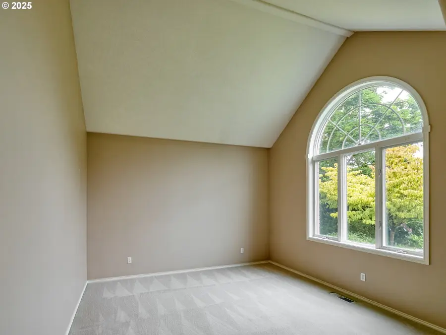 2386 Miller Farm Rd, Woodburn, OR 97071 - Image #2