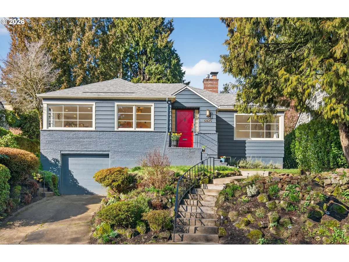 6825 SW 8th Ave, Portland, OR 97219 - #1