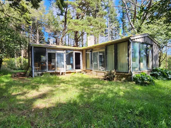 93204 Cemetery Loop Rd, PortOrford, OR 97465