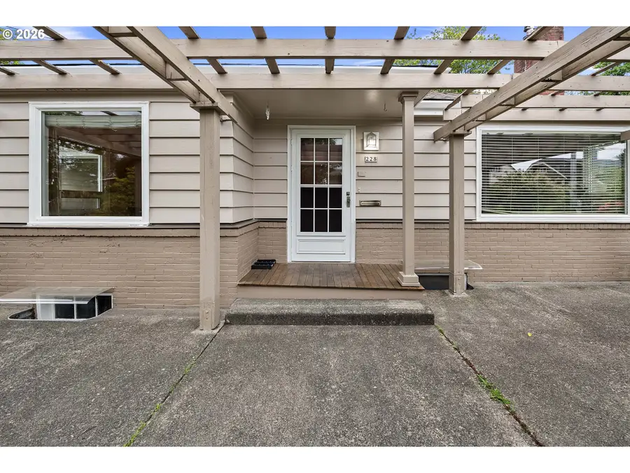 228 Kensington Ave, Astoria, OR 97103 - #3