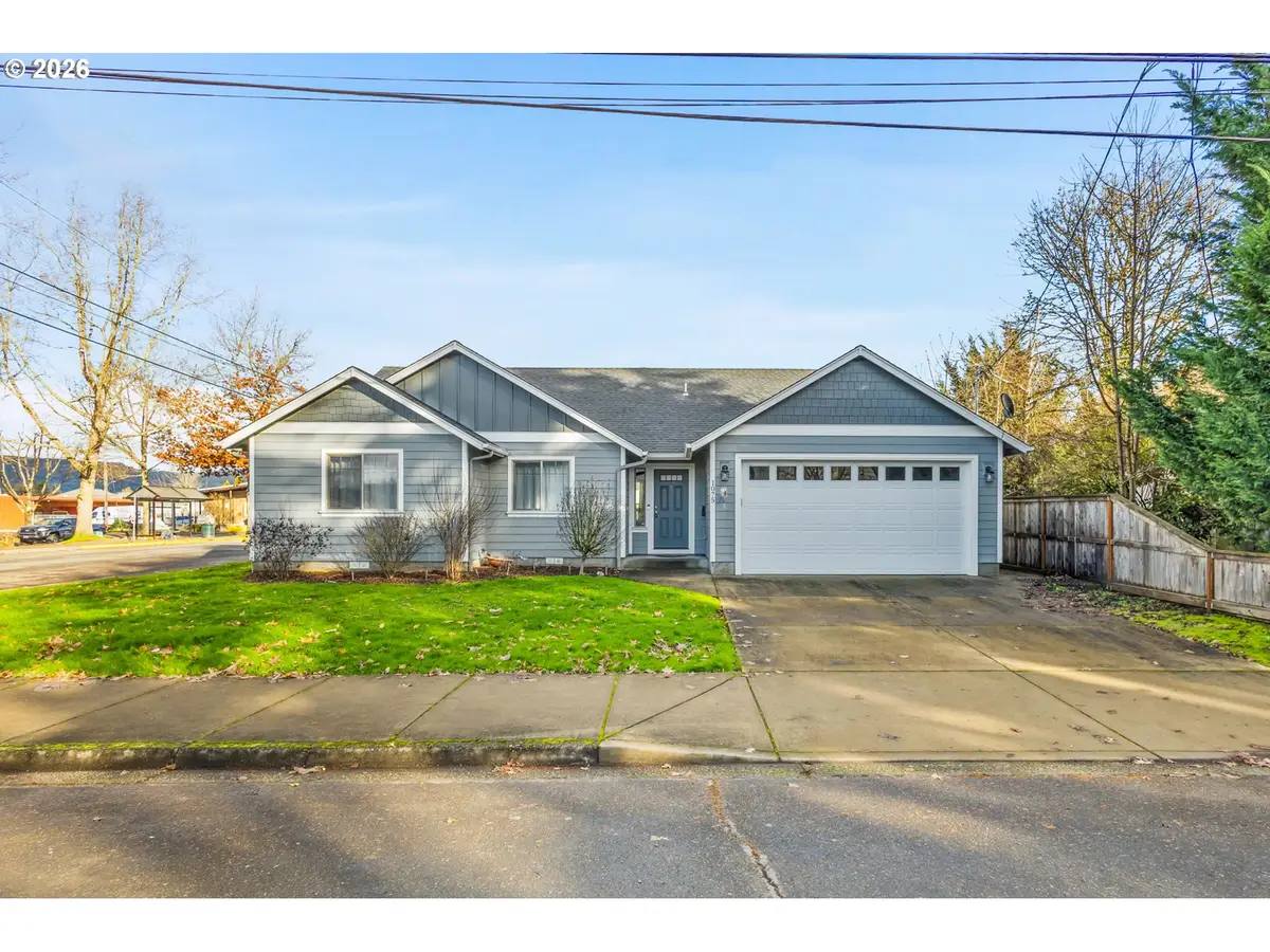 1075 12th Ave, Sweet Home, OR 97386 - Image #1