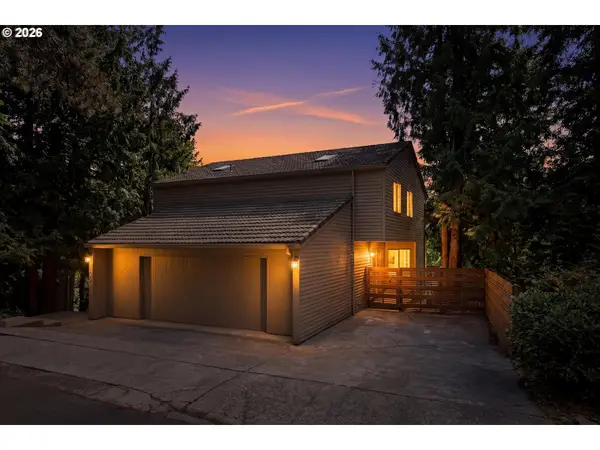 7024 SW Canyon Dr, Portland, OR 97225