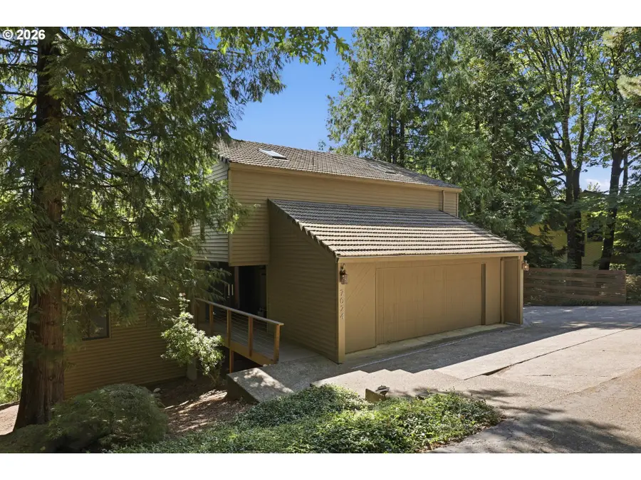 7024 SW Canyon Dr, Portland, OR 97225 - #3