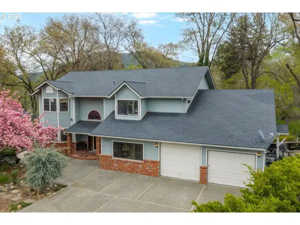 113 Walnut Dr, RogueRiver, OR 97537